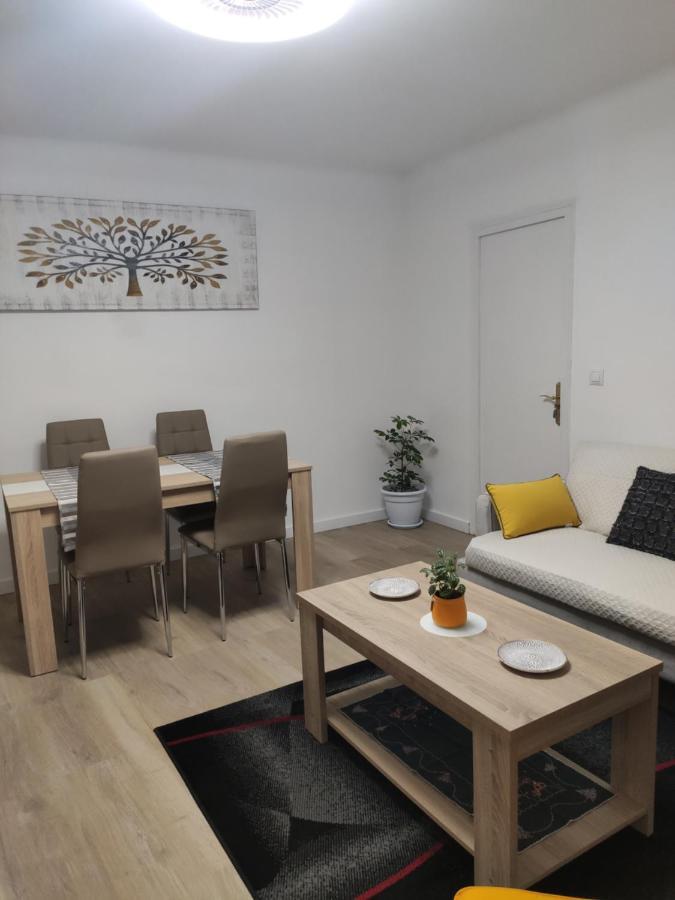 Apartamento Estel La Seu d'Urgell Luaran gambar